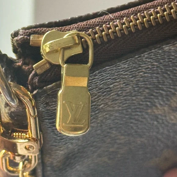 Louis Vuitton Monogram Pochette Pouch Bag/ shoulder bag - Picture 8 of 14